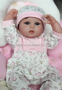 Venta caliente hermosa peluca <span class=keywords><strong>Reborn</strong></span> Baby Doll para niños <span class=keywords><strong>Reborn</strong></span> Doll 22 pulgadas cuerpo de tela silicona simulación bebé <span class=keywords><strong>Reborn</strong></span> - Product Image 3