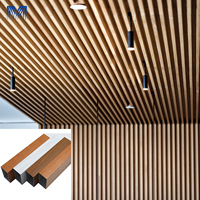 Accesorios acústicos Suministros falsos y para techos Azulejos de extrusión Paneles decorativos de aluminio Deflector curvo Cortina Techo