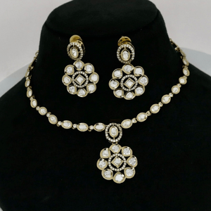 Elegant Brass Gold Plated Kundan Polki Floral Pendant Necklace Set <b>Rope</b> Matching Drop Earrings Traditional Indian Bridal Party - Product Image 3