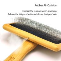Baoli OEM brosse pour animaux de compagnie Slicker chien toilettage brosse en bois bambou nettoyage des poils d'animaux enlever la saleté épingles en acier doux longues épingles en acier