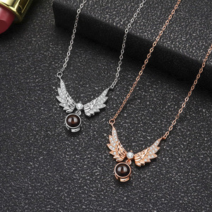 Collana con Proiezione Fotografica Personalizzata per Donne, Ciondolo Ali d'<span class=keywords><strong>Angelo</strong></span>, <span class=keywords><strong>Ti</strong></span> <span class=keywords><strong>Amo</strong></span> in 100 Lingue, Gioiello Commemorativo Personalizzato - Product Image 3