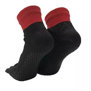 Haute Performance niveau 5 coupe preuve pieds nus <span class=keywords><strong>Action</strong></span> chaussettes hommes cinq orteil Anti coupure chaussettes poignée Silicone pour la plongée surf - Product Image 4