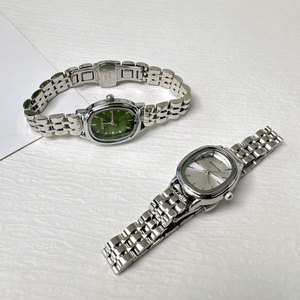 Reloj de banda de acero inoxidable de lujo de gama alta para mujer con estilo Simple, esfera pequeña ovalada, movimiento de cuarzo, luz de nicho, venta al por mayor - Product Image 3