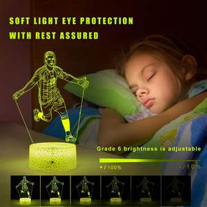 Lampe de table en forme de joueur de football Cristiano Ronaldo, lampe de chevet de football avec télécommande LED et éclairage RGB via application - Product Image 2