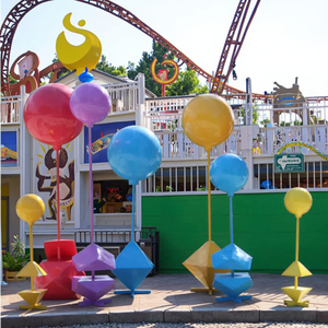 Sculpture <span class=keywords><strong>de</strong></span> bonbons en ballons festifs - Décoration artistique extérieure fantaisiste en fibre <span class=keywords><strong>de</strong></span> verre/résine époxy peinte à la main pour Noël et anniversaire - Product Image 2