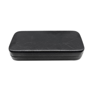 Étui à lunettes en fer avec finition en cuir - Product Image 4