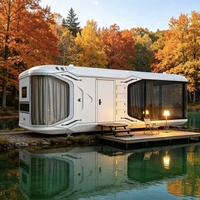 Maison capsule moderne en structure acier Royalstar M30L, maison préfabriquée portable en conteneur pour glamping en bord de lac