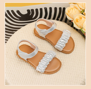 Sandales de style nouveau pour enfants, semelles souples, confortables, antidérapantes, sandales argentées, style féerique pour filles - Product Image 5