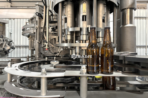 Máquina de Llenado y Tapado Isóbarico 3 en 1 de Alta Precisión para Botellas de Vidrio de 330 ml para Cerveza Artesanal - Product Image 4