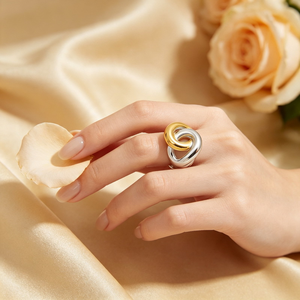 Bague sculpturale haut de gamme pour femme, plaquée or 18 carats, avec nœud entrelacé irrégulier, large et épaisse, en acier inoxydable, vente en gros - Product Image 4