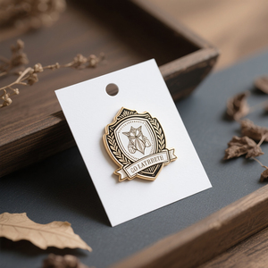 Pins de Esmalte Duro Personalizados con Diseños de Anime, Lindos y de Alta Calidad, Pins de Solapa Metálicos Personalizados con Dibujos Animados - Product Image 4