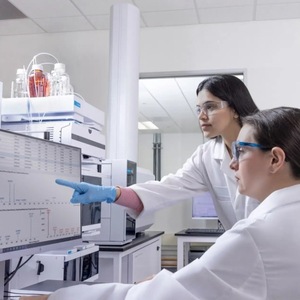 Spectromètre de masse Agilent Revident LC Q TOF à électrospray, résolution 0,5-2 Amu - Product Image 2