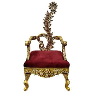 Silla de Comedor Europea de Lujo con Respaldo Alto Dorado y Tapicería, Diseño Atemporal para Villas y Casas de Lujo - Product Image 1