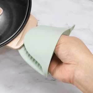 Non-Slip Heat-Resistant Baking with Anti-Scalding Hand Clips Oven <b>Microwave</b> Air Fryer & BBQ Kitchen Accessories - Product Image 4