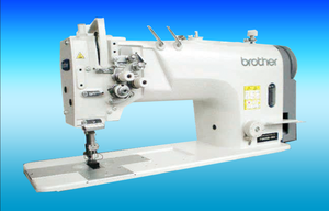 Brother Подержанный T-8720C двойной шов для иглы с большим крючком, швейная машина в комплекте со столом - Product Image 6