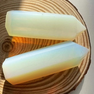 Obelisco in Cristallo di Opale Lucidato Artigianalmente - Regalo di Tendenza per Appassionati di Spiritualità e Amanti della Guarigione - Product Image 5