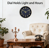 Horloge murale moderne ronde silencieuse à quartz avec aiguilles en verre HD et cadre en plastique – Or et bleu marine pour chambre, salle à manger, bureau à domicile