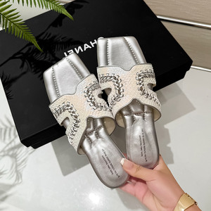 <span class=keywords><strong>Sandales</strong></span> tressées en cuir de poisson à bout ouvert à paillettes argentées de sirène personnalisées antidérapantes à enfiler pour les mariages fêtes vêtements quotidiens vente en gros - Product Image 1