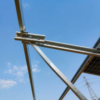 Système de montage au sol fixe à poteau unique pour panneaux solaires avec résistance à la corrosion C5 et durée de vie de 25 à 30 ans, galvanisé à chaud
