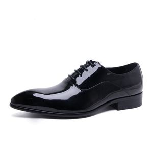 Zapatos de Cuero Genuino para Hombre, Estilo Clásico Retro de Primavera, para Ocasiones Formales de Negocios - Product Image 1