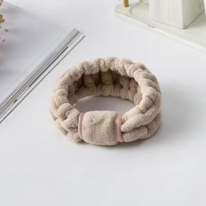 Ensemble de bandeaux en polaire corail doux pour le visage, maquillage et soins de la peau pour femmes, avec serviettes de poignet absorbantes, accessoires de beauté - Product Image 3