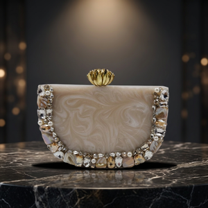 Pochette en résine marbrée crème, ornée de perles de cristal, fermoir fleur doré, sac de soirée de luxe fait main, style unique, dernière nouveauté, cadeau - Product Image 1