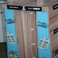 Présentoir de sol en carton ondulé recyclable pré-assemblé à 4 faces avec pelliculage brillant pour la vente au détail