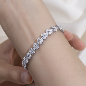 Pulsera de Diamantes Cultivados en Laboratorio MSR-676 de Oro Blanco de 18K con Corte Marquesa, Joyería Clásica de Lujo para Bodas y Fiestas - Product Image 3