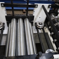 Machine de fabrication de gouttières et de tuyaux d'évacuation en acier pour systèmes de toiture métalliques, avec moteur à roulement, facile à utiliser, fabriquée en Chine