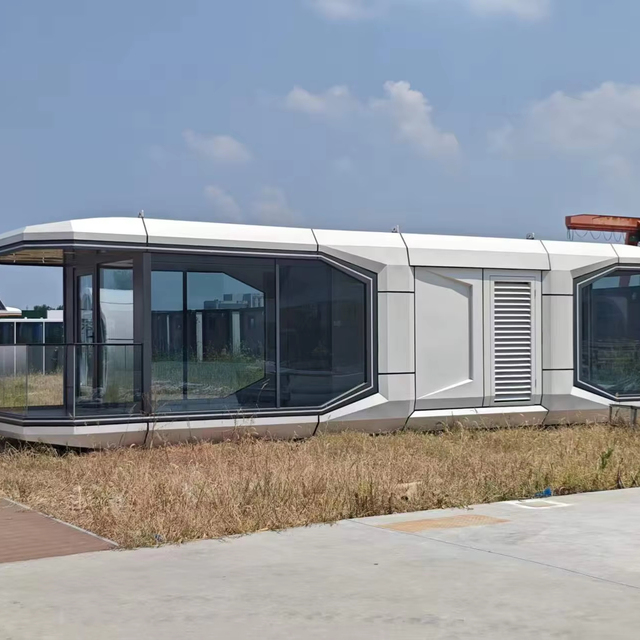 High Performance Intelligent Luxury Mobile Space Capsule Home 20ft 40ft Comfortable Outdoor Hotel
