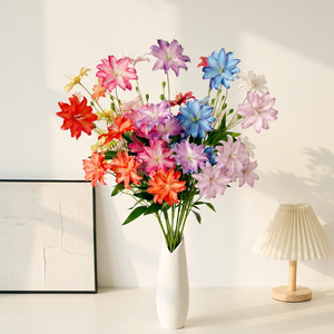 Fleurs de lys artificielles à double pétales en plastique et tissu pour décoration de mariage et de la maison - Product Image 1