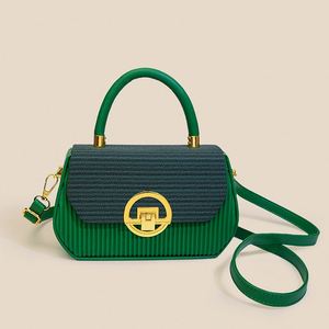 กระเป๋าถือทรงสี่เหลี่ยม PU รุ่นไฮเอนด์ ปี 2025 กระเป๋าแฟชั่นผู้หญิงแบบ Patchwork สามารถสะพายข้างได้.8881 - Product Image 6