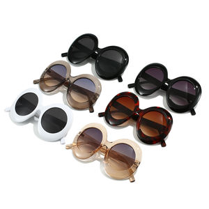 แว่นตากันแดดสุดเก๋สำหรับทุกเพศเฉดสีเลนส์ PC UV400สีม่วงกรอบสีน้ำเงินพร้อมสีเหลืองสีแดงเน้นเฉดสีสตรีทแวร์สำหรับการเดินทาง - Product Image 3