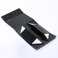Coffret cadeau de luxe avec impression de logo personnalisé avec couvercle magnétique noir pliable pour bouteille de vin avec fermeture à ruban