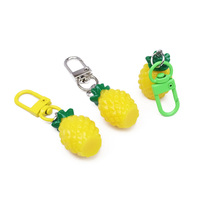 Porte-clés mignon en forme d'ananas 3D, pendentif fruit en plastique, breloque de sac, cadeau d'anniversaire, vente en gros, logo personnalisé, accessoire de mode