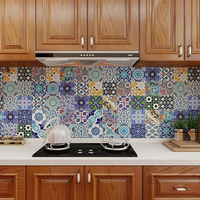 Carreaux de sol en céramique marocains peints à la main, résistants à l'usure et antidérapants, texture fleurs et plantes pour la décoration de cuisines et restaurants