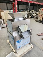Presse-agrumes à double rouleau en acier inoxydable avec pression réglable pour presser à froid à haut volume Machine de production de jus d'agrumes