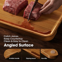 Planche à découper en bambou de conception nouvelle, réversible, pour charcuterie, avec surface inclinée, rainure pour les jus, poignée intégrée facile à saisir