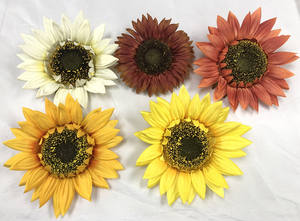 Semi-albero di Girasoli Artificiali a 6 Teste di Alta Qualità con Luci LED Impermeabili per Decorazioni di Halloween, Laurea, Pasqua e Natale - Product Image 3