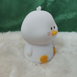 Veilleuse LED en forme de canard mignon, lampe pour enfants en silicone souple, commande tactile, changement de couleur avec mode RGB automatique, rechargeable par USB - Product Image 5