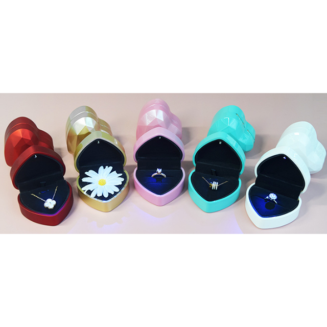 Creative Five-Color Proposal Ring Pendant Ornaments Gift Box High-End Heart-Shaped Led Lamp Portable Jewelry Box