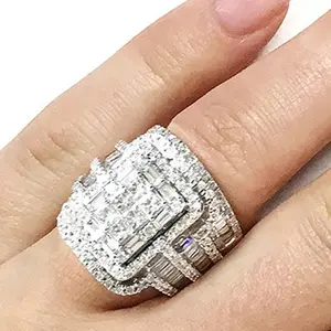 2024 mariage Rectangle Bague pleine diamants anneaux Bling Bling femmes argent Couple gros luxe anneau ensemble