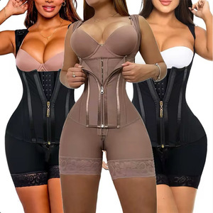 Tunique grande taille européenne et américaine en nylon, anti-bactérienne, sculptante, à fines bretelles, boutonnée, avec fermeture éclair sur le devant et taille ajustée - Product Image 1