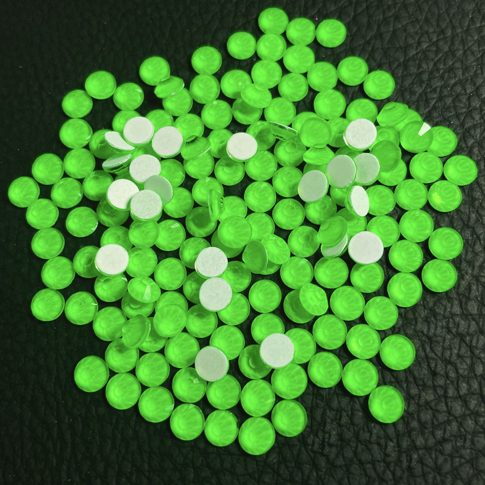 มรกตนีออน