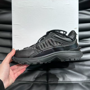 รองเท้าเดินสไตล์แฟชั่นคุณภาพสูง ดีไซน์ใหม่ สำหรับผู้ชายและผู้หญิง รองเท้าผ้าใบดีไซเนอร์แบรนด์ Moncleres - Product Image 6