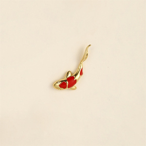 CANNER 925 Piercing hélicoïdal irrégulier à dos plat Poisson Koi Rouge - Product Image 2
