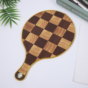 Tabla de cortar con diseño de tablero de ajedrez, madera maciza con borde dorado, tabla para frutas con asa, suministros de cocina, 20x30 cm - Product Image 3