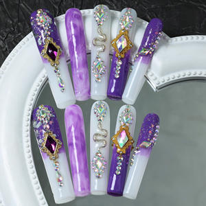 Uñas acrílicas artesanales de alta gama al por mayor, uñas postizas cuadradas de cobertura completa, degradado morado, diseño con diamantes de imitación, personalizables - Product Image 1