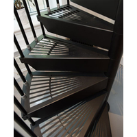 Installation facile, pont extérieur, escalier en spirale, escaliers ronds avec marches en plaque à carreaux