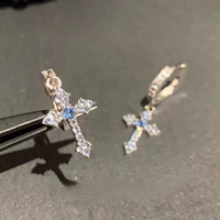 Boucles d'oreilles Huggie Vintage Sweet Cool Girl avec croix, zircon multicolore, style gothique, délicates, vente en gros